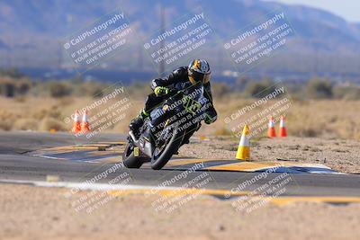 media/Dec-17-2023-CVMA (Sun) [[bf0c04832d]]/Race 2 Amateur Supersport Open/